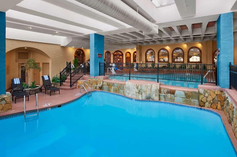 Embassy Suites by Hilton Kansas City Plaza - photo 42
