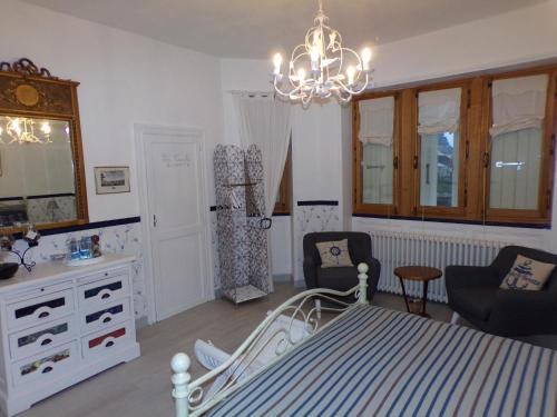 La Tourelle Des Echelles - carbon neutral hotel in Lesigny