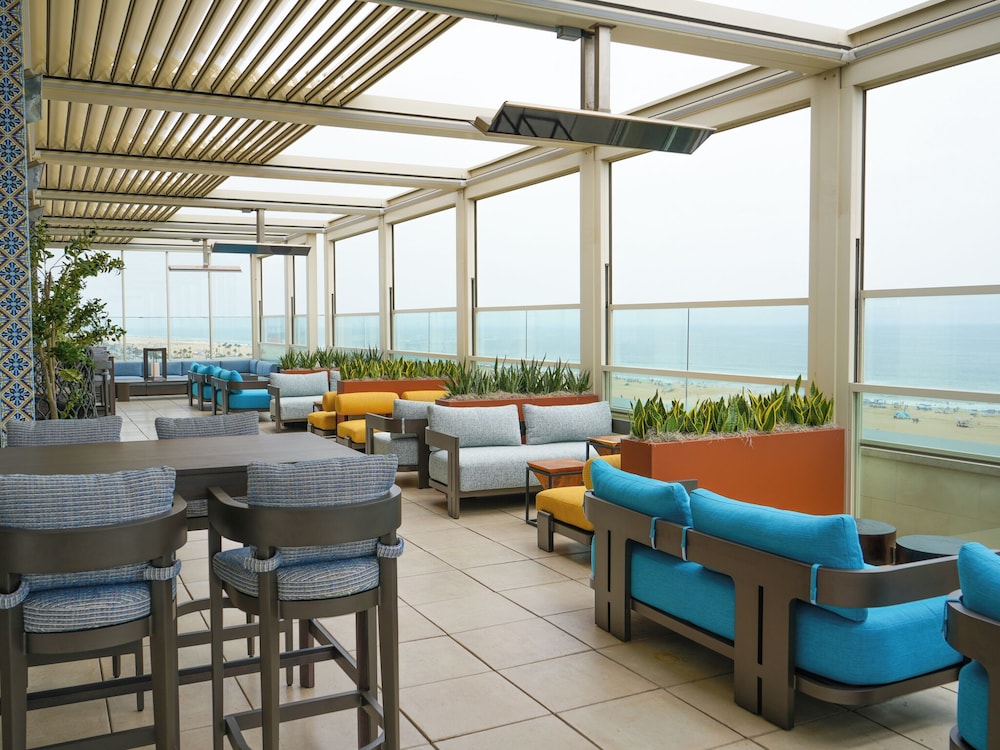 The Waterfront Beach Resort A Hilton Hotel - photo 190