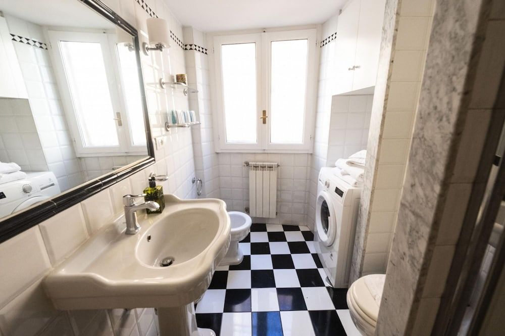 The Unique Home Pantheon — 4-Star Luxury Hotel in Rome, Italy