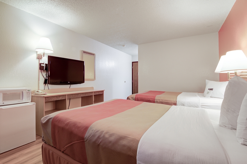 Motel 6 Colby KS - photo 9