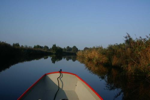 Simmerwille B&B Camping Bootverhuur — 4-Star Luxury Hotel in Garyp, Netherlands