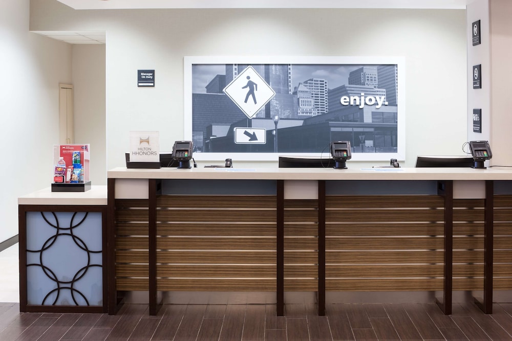 Hampton Inn & Suites Chicago North Shore Skokie - photo 5