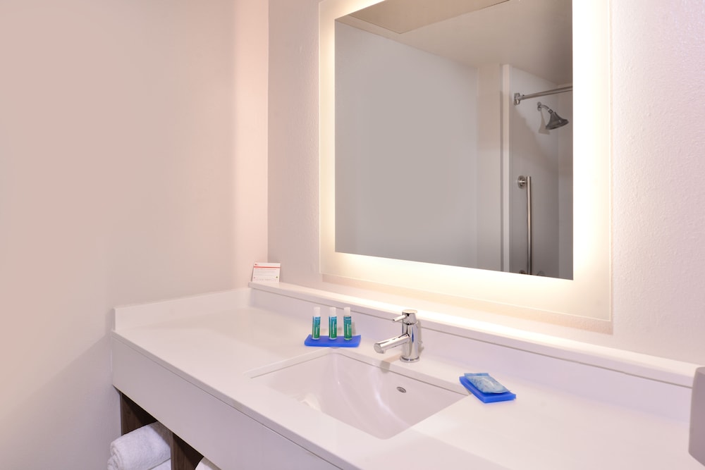 Holiday Inn Express Hotel & Suites Mesquite by IHG - photo 19