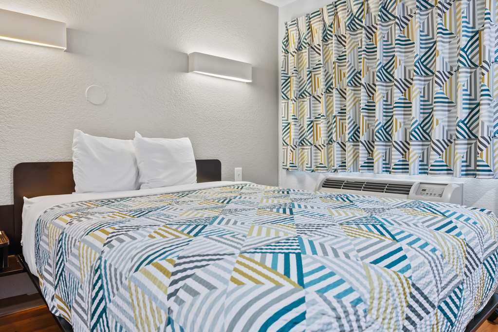Motel 6 Ventura CA Beach - photo 34