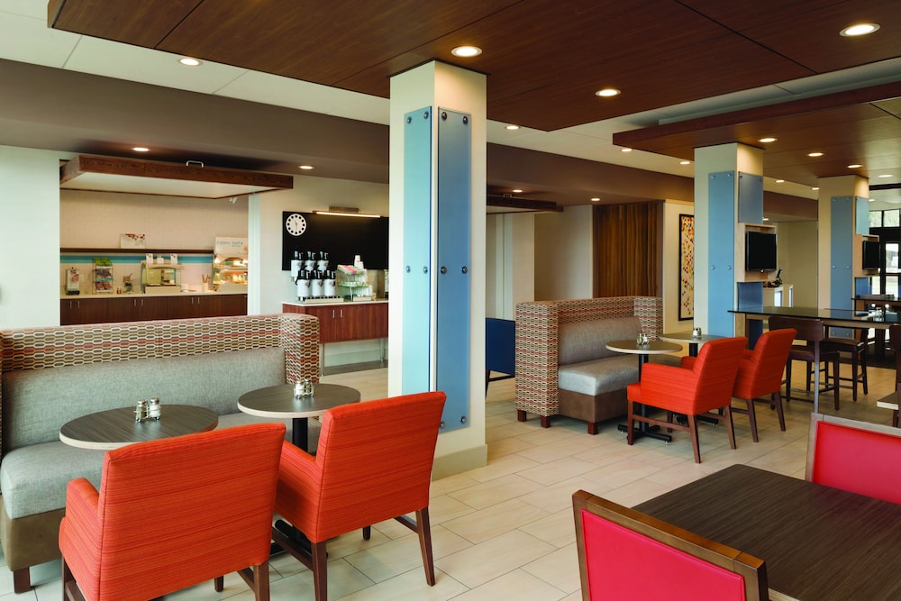 Holiday Inn Express & Suites Kingsland I 95 Naval Base Area by IHG - photo 175