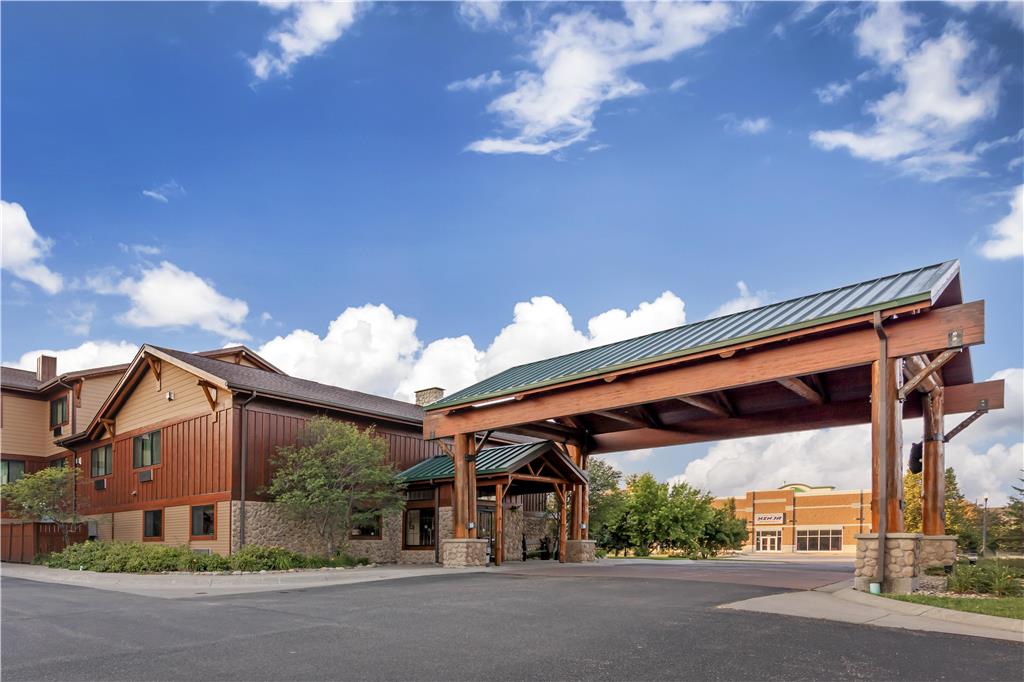 Best Western Plus Kelly Inn & Suites - photo 2
