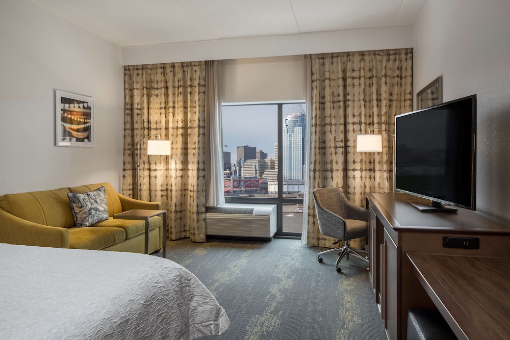 Hampton Inn & Suites Newport Cincinnati - photo 14