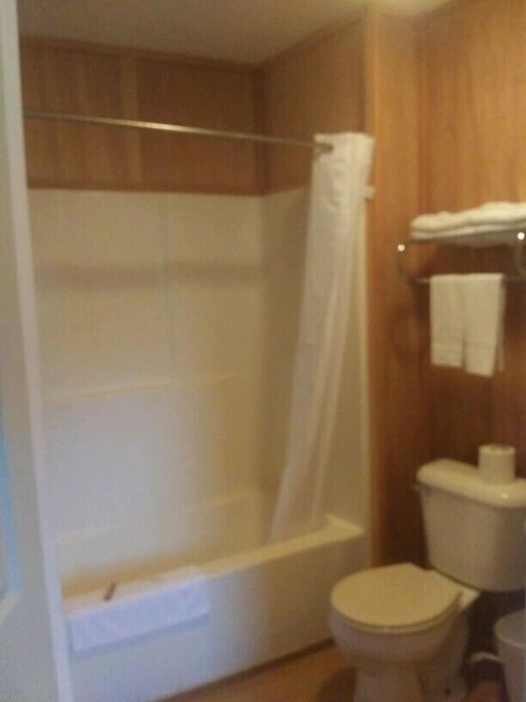 Whispering Creek Lodging & RV Resort - photo 33