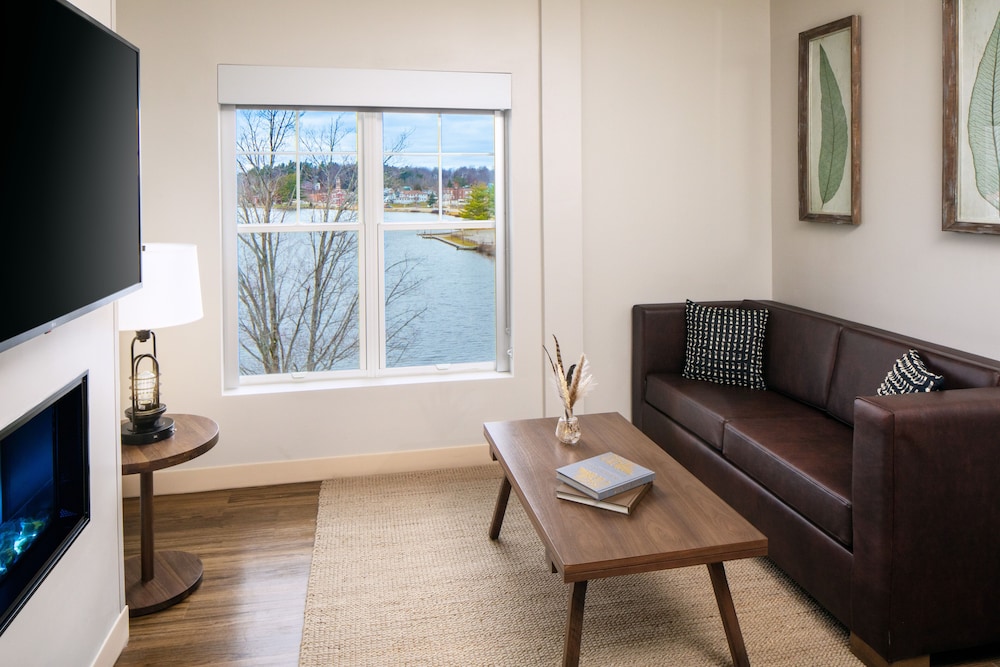 Voco Saranac Lake Waterfront An Ihg Hotel - photo 26
