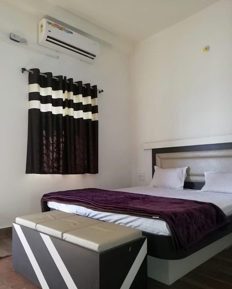 Hotel Airan Residency in Mandla, India
