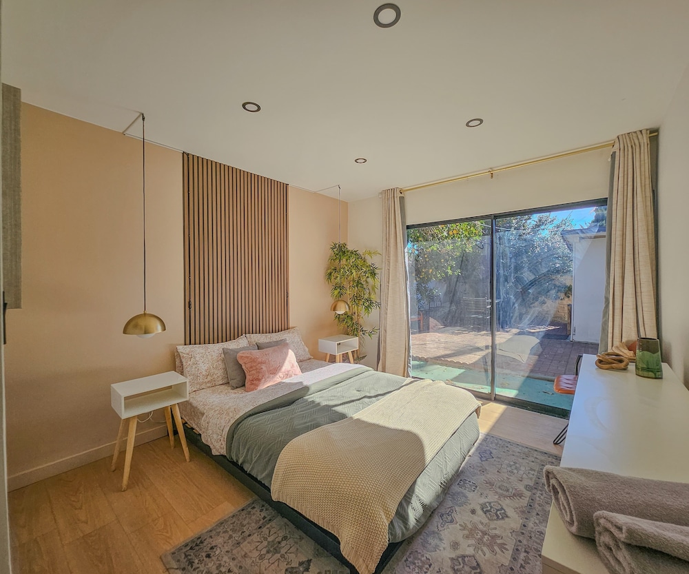 Brimfield Stay in North Hills, United States