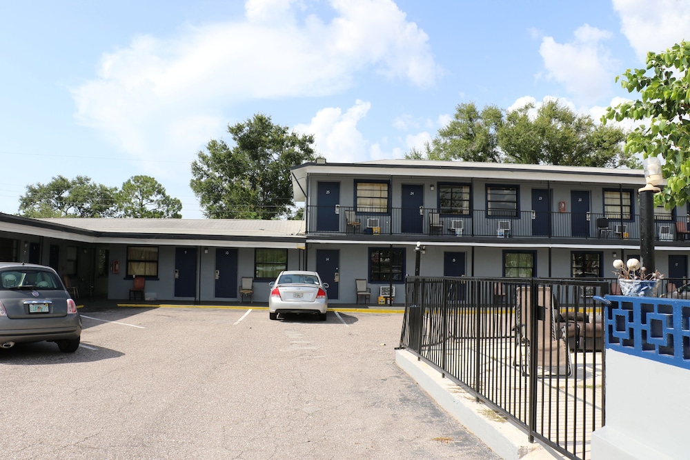 Dunedin Cove Motel in Dunedin, United States