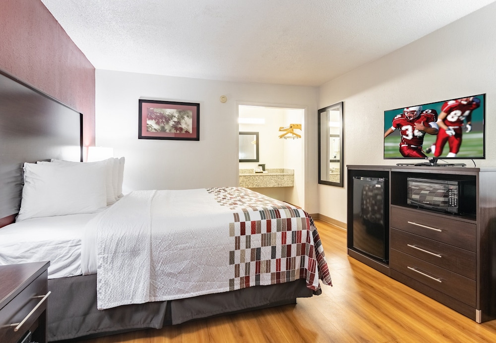 Red Roof Inn Forsyth - photo 8