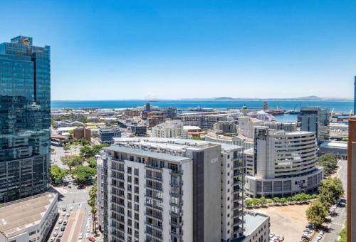 Cosy Studio with Spectacular Views — 4-Star Luxury Hotel in Cape Town, South Africa