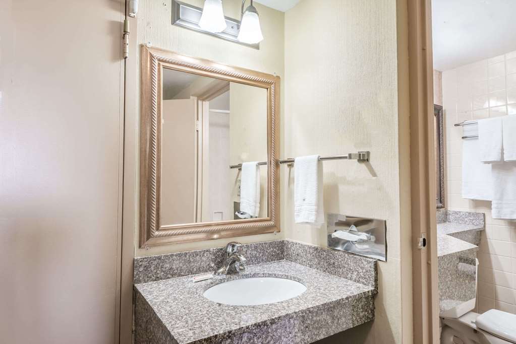 Days Inn by Wyndham Niles - photo 7
