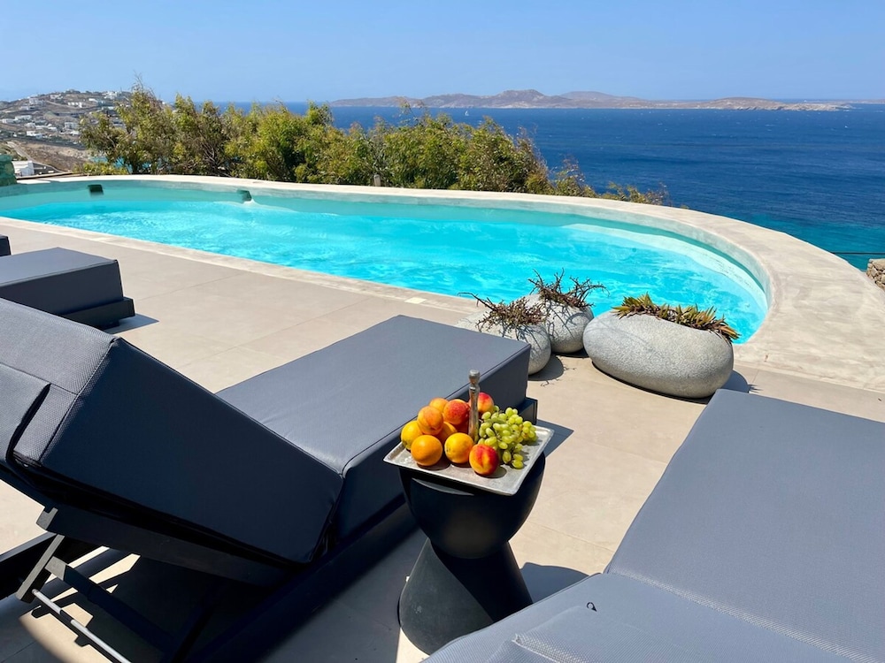 Villa Vanita Agios Ioannis Mykonos — 4-Star Luxury Hotel in Mykonos, Greece