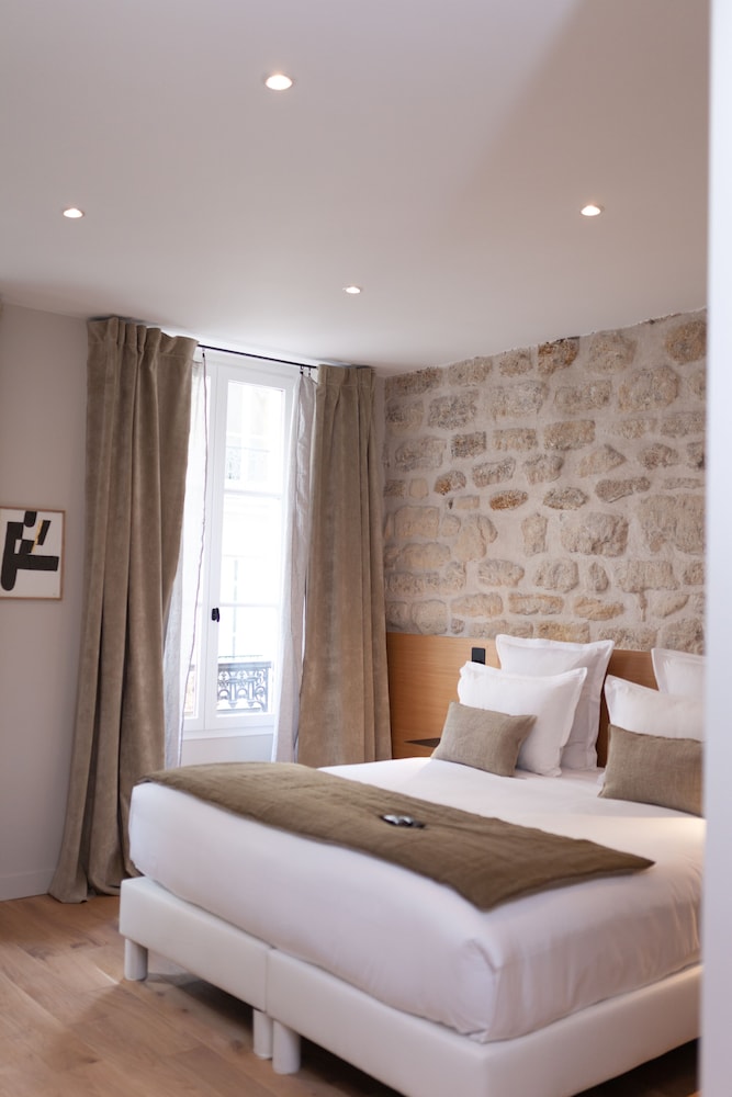 Tinah Champs Elysées - carbon neutral hotel in Paris