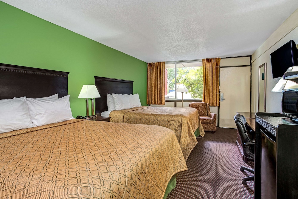 Days Inn by Wyndham York Alabama - photo 18