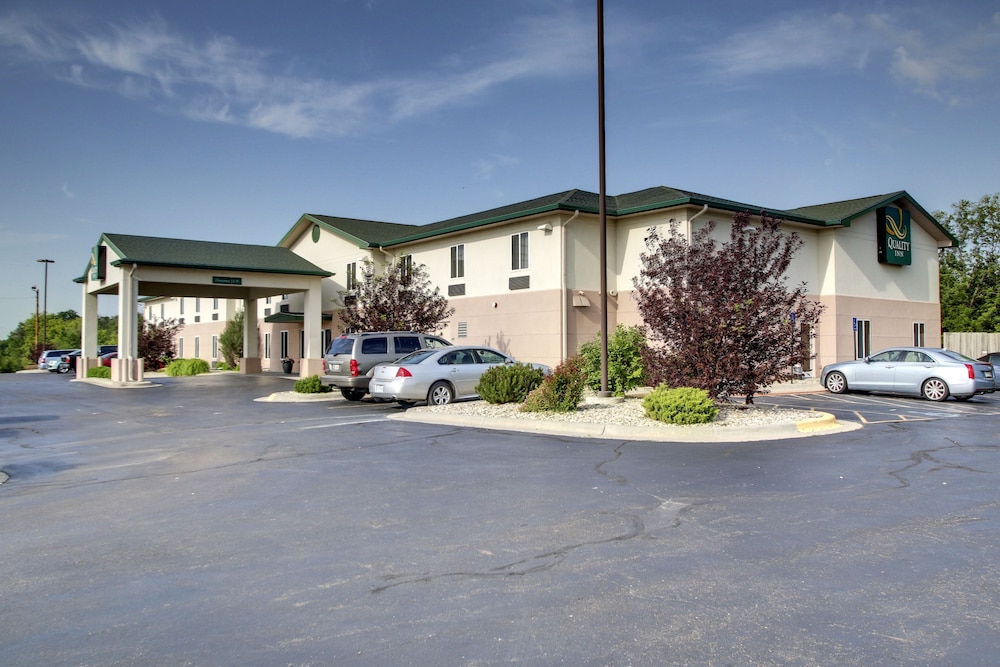 Quality Inn Junction City Near Fort Riley - photo 65
