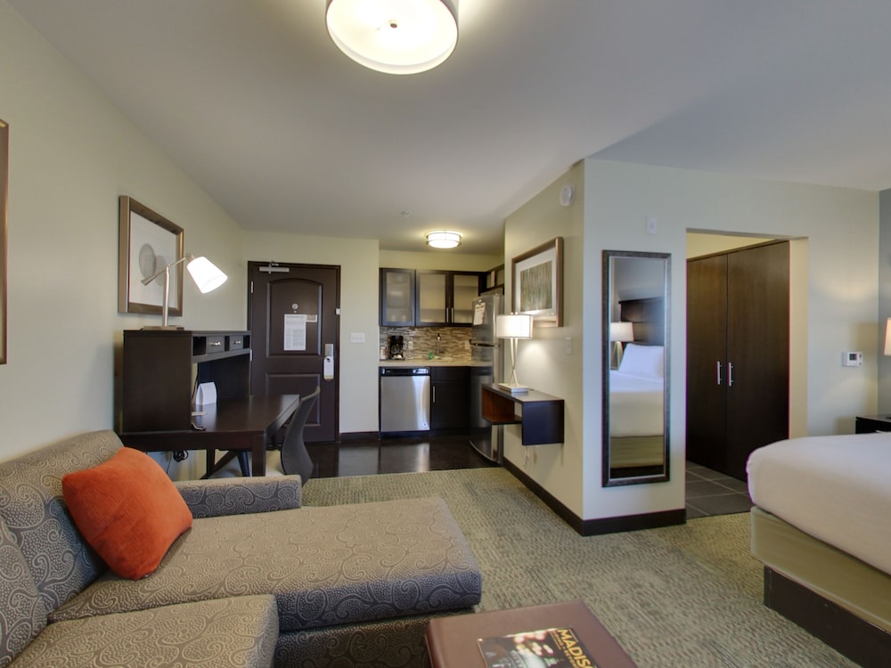 Staybridge Suites Madison Fitchburg - photo 27