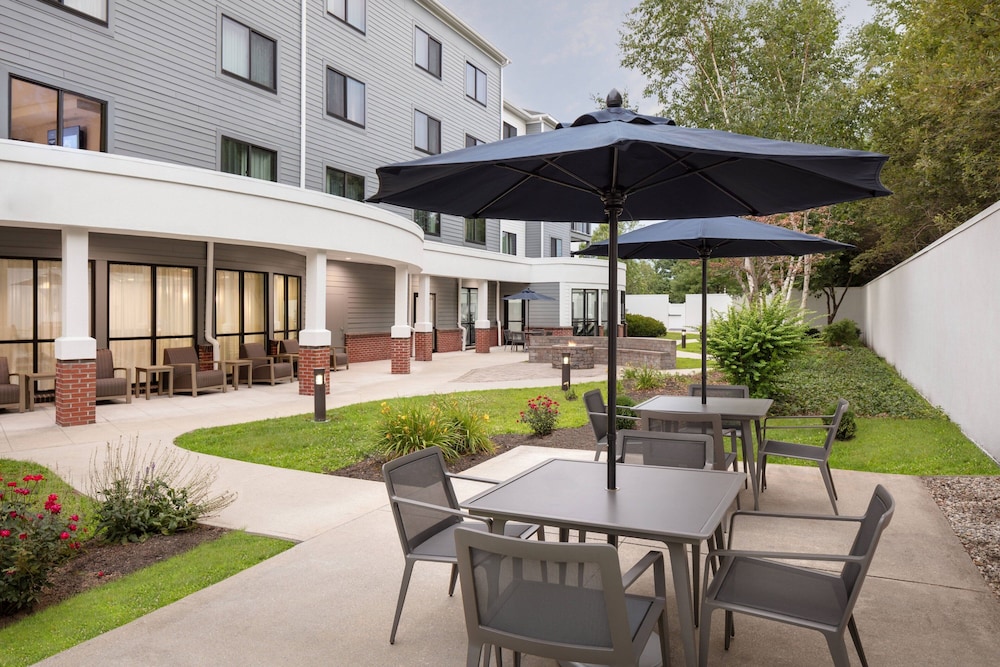 Courtyard by Marriott Portland Airport - photo 35