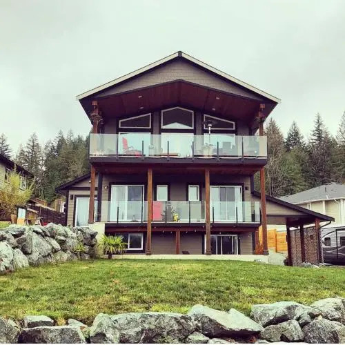 Cowichan Calling — 4-Star Luxury Hotel in Lake Cowichan, Canada