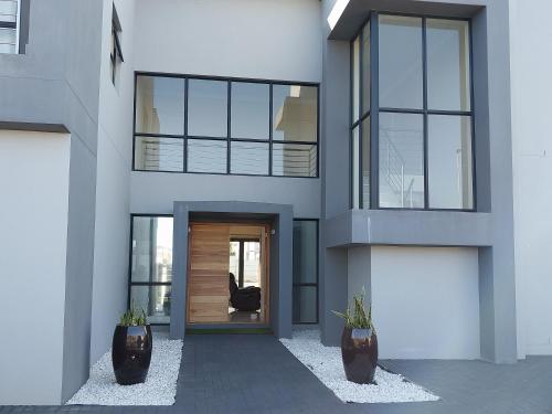 Lnd Guest House