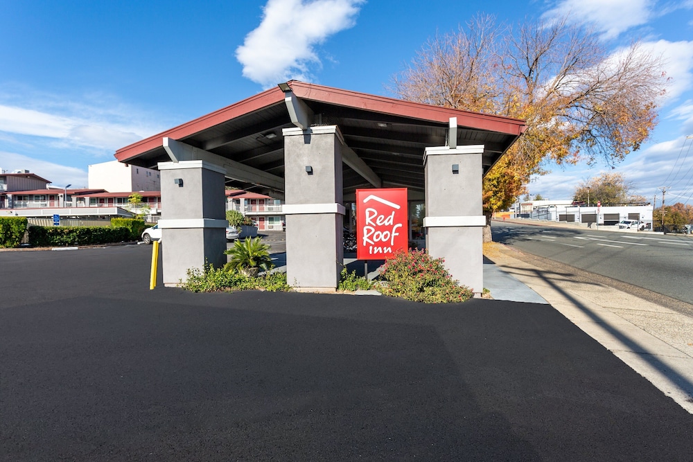 Red Roof Inn Redding - photo 30