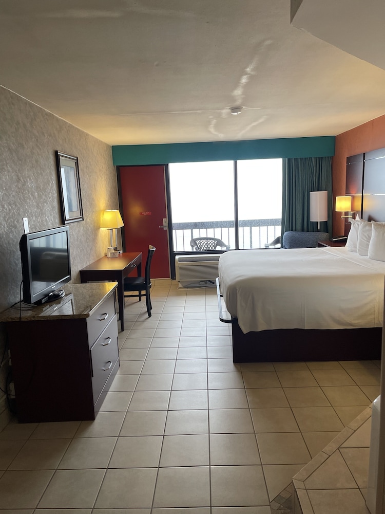 The Breakers Resort Inn - photo 6