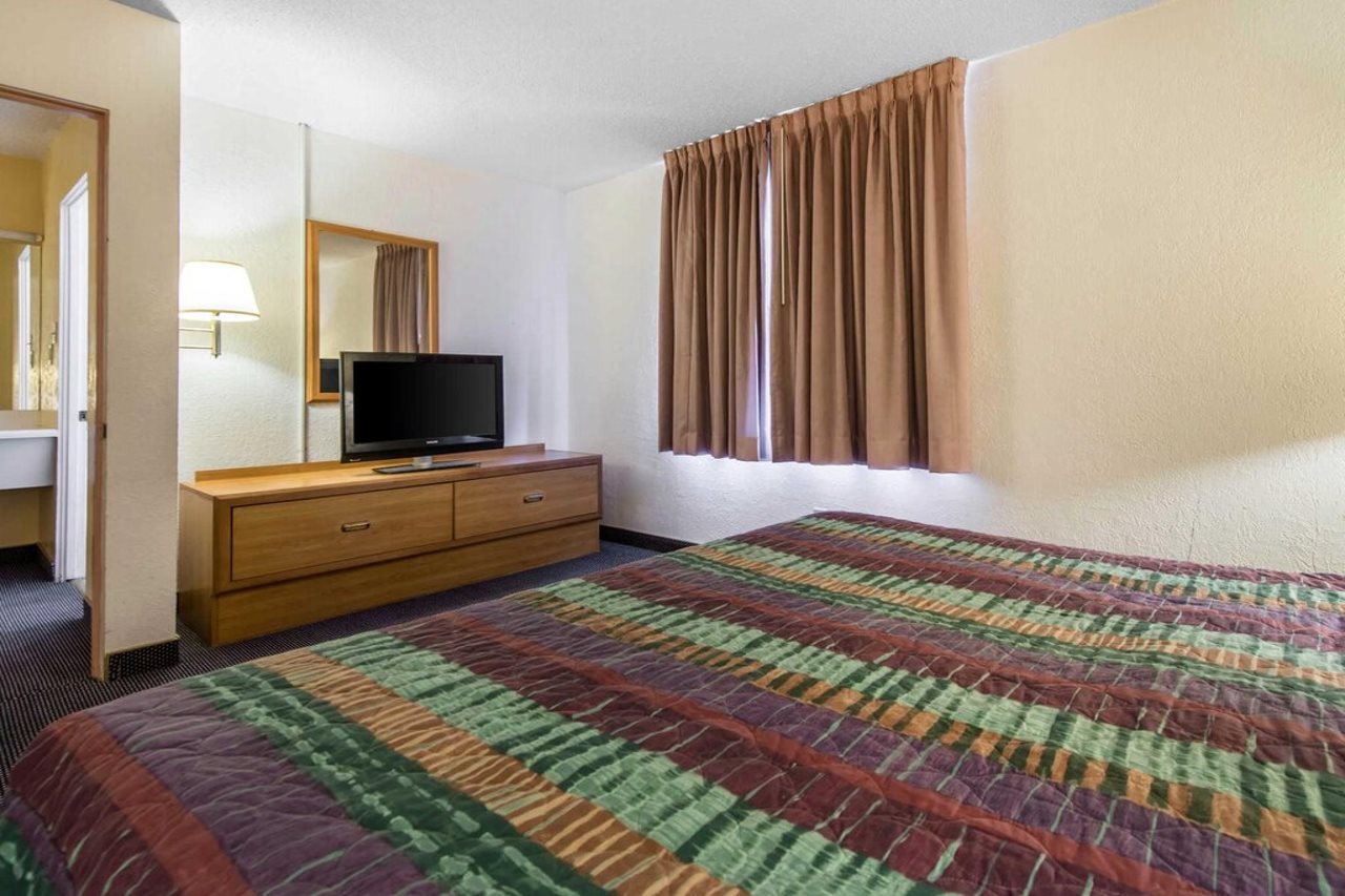 Rodeway Inn & Suites Colorado Springs CO - photo 22