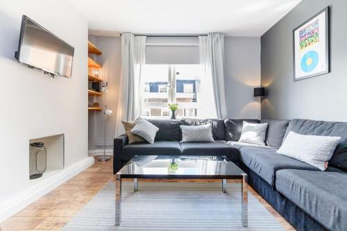 Bright Modernised Apartment Close to Borough Market — 4-Star Luxury Hotel in London, United Kingdom