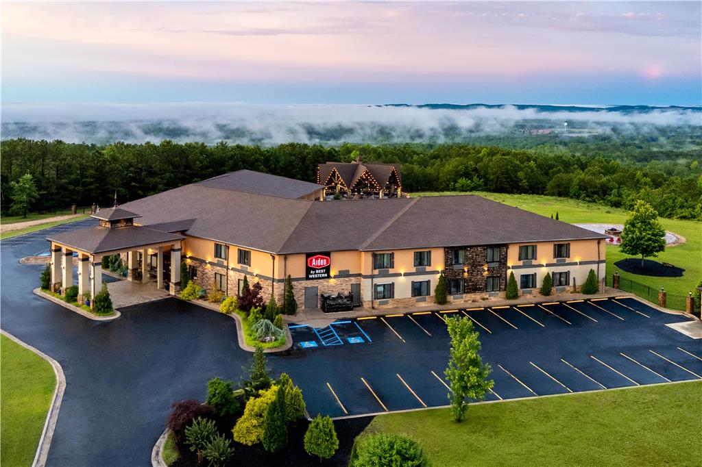 Aiden by Best Western Warm Springs Hotel and Event Center - photo 5