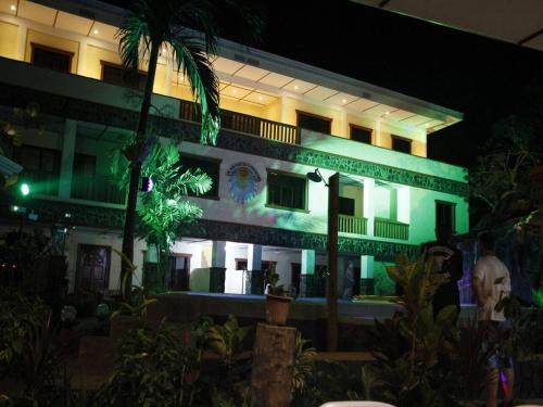 ALONA Top Apartment 2BR Best Location — 4-Star Luxury Hotel in Tawala, Philippines