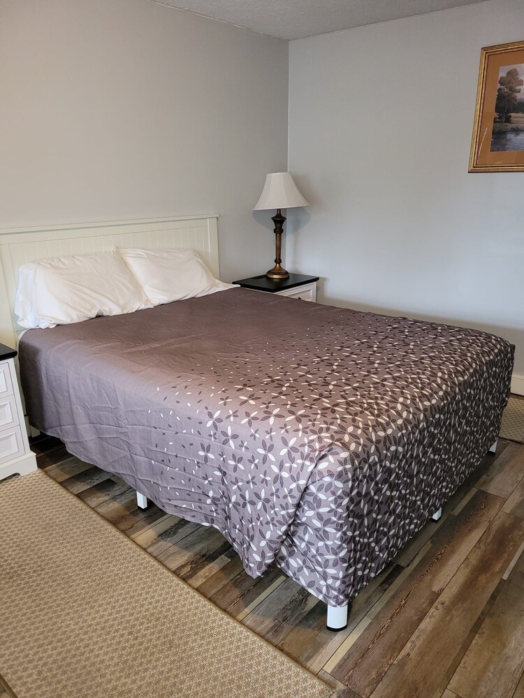 Turnpike Motel - photo 21
