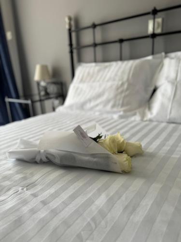 Windsor Place Apartment Keyless Entry With Code — 4-Star Luxury Hotel in Athens, Greece