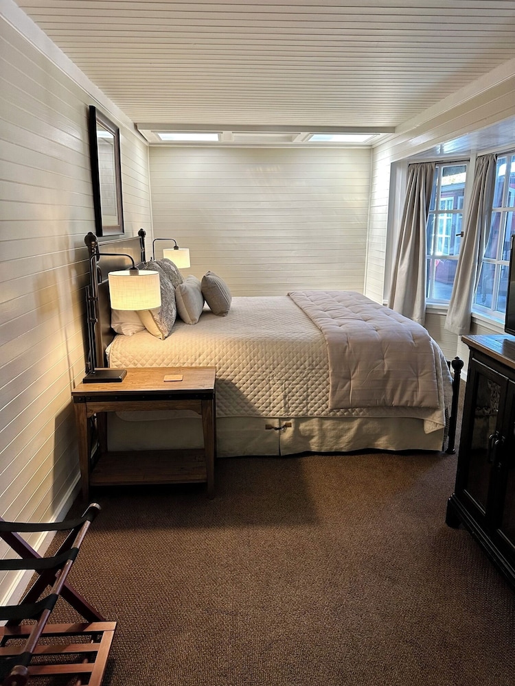 Napa Valley Railway Inn - photo 5