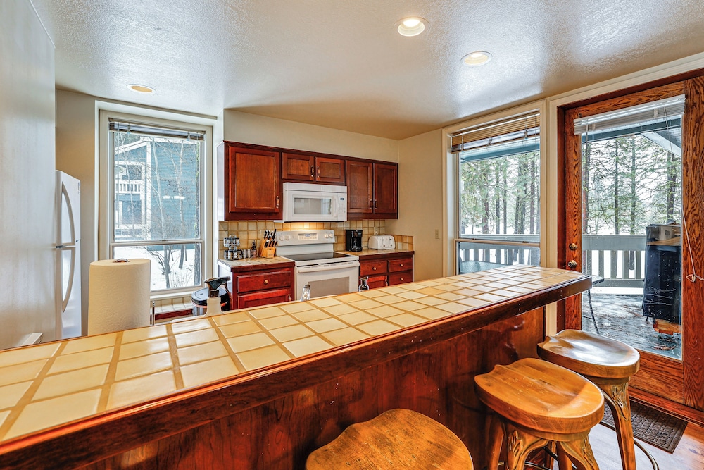 Meadow Creek Golf Resort Condo: Skiing & Lake Life — hotel in Topsfield