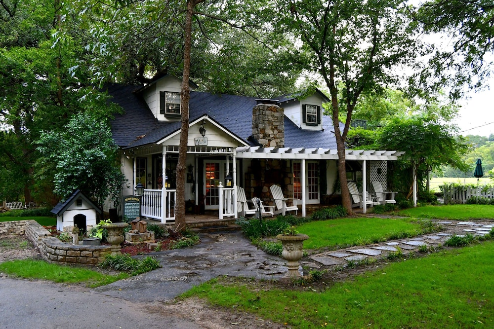 Country Woods Inn - photo 60