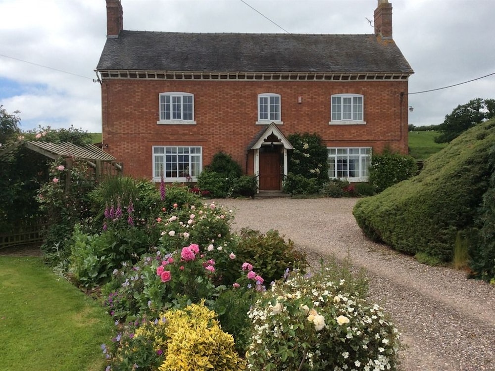 Slindon House Farm — 4-Star Luxury Hotel in Stafford, United Kingdom