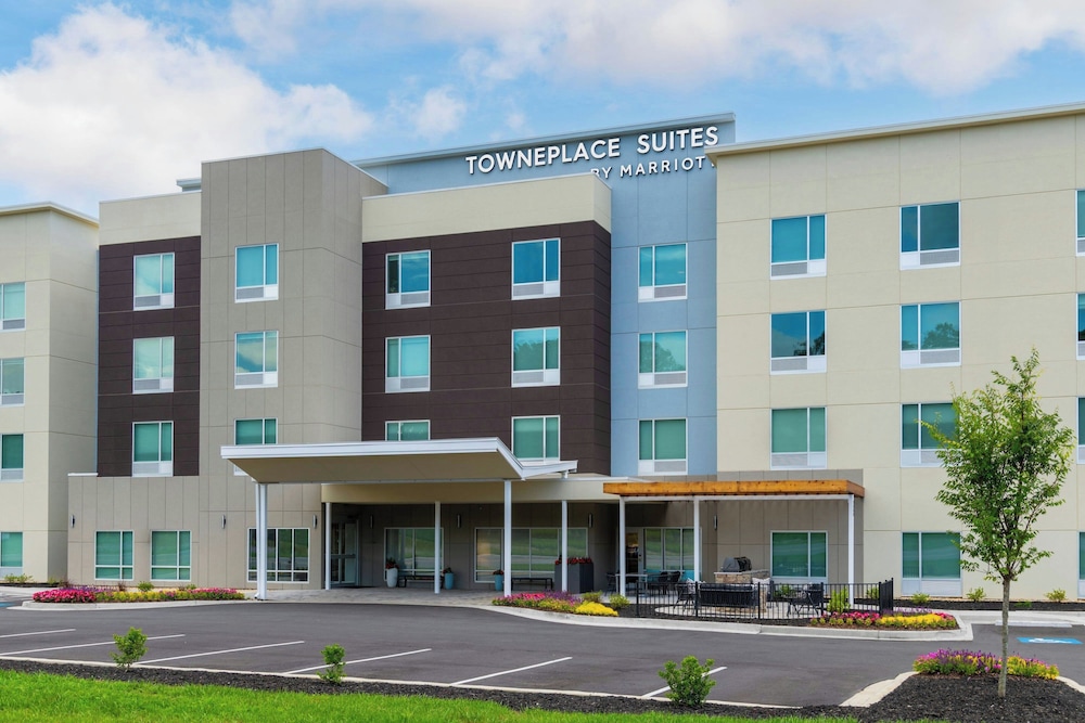 Towneplace Suites By Marriott Calhoun — Calhoun