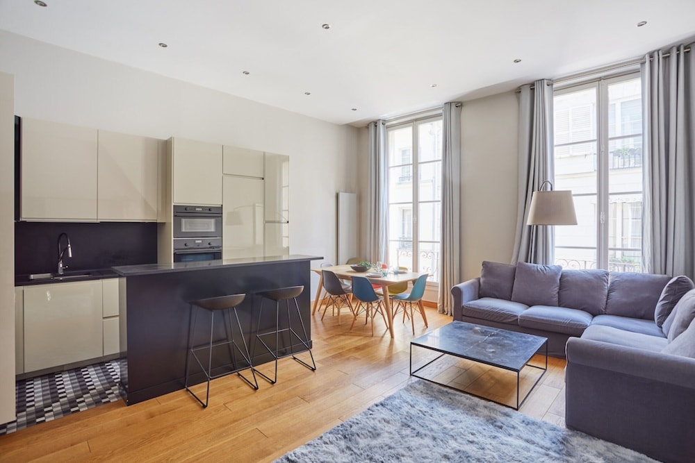 Sublim Apartment Ile Saint Louis Center of Paris — 4-Star Luxury Hotel in Paris, France