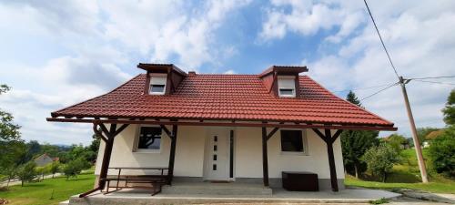 Tone — Ogulin — photo 2