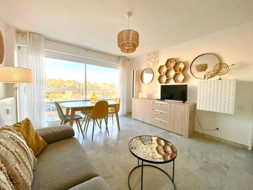 Nouveau F2 Plein Centre a 1 Min Des Plages a Pied - last minute hotel in Saint-Raphael
