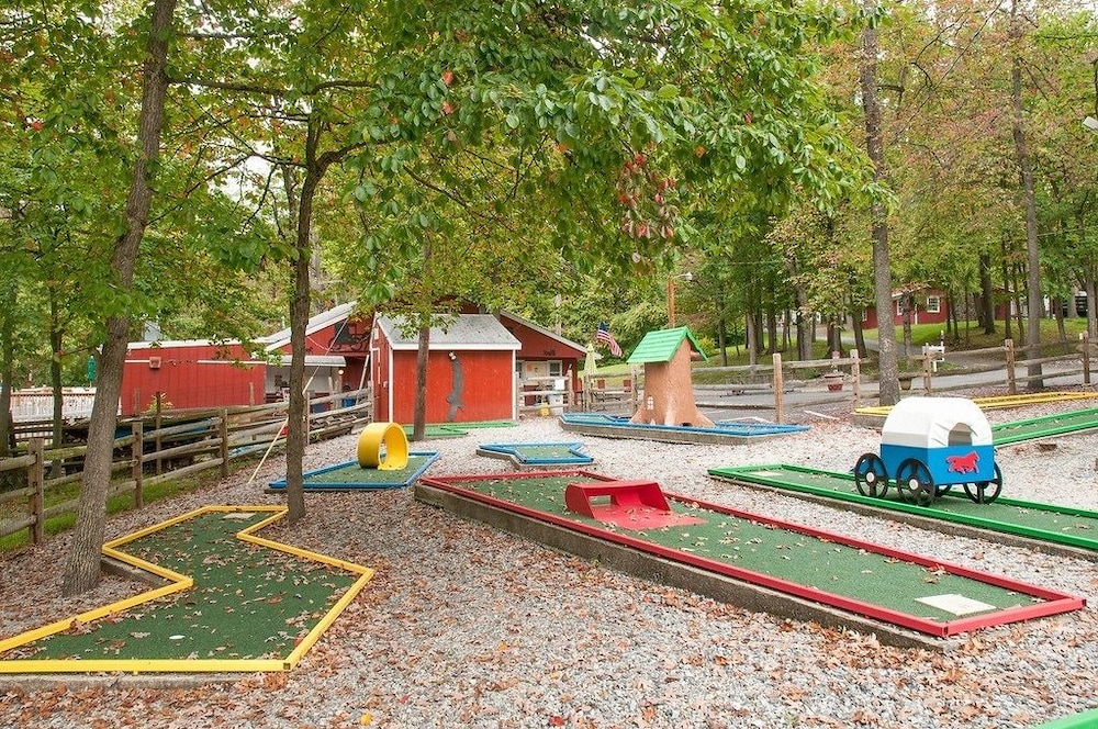 PA Dutch Country RV Resort Caravan Park - photo 4