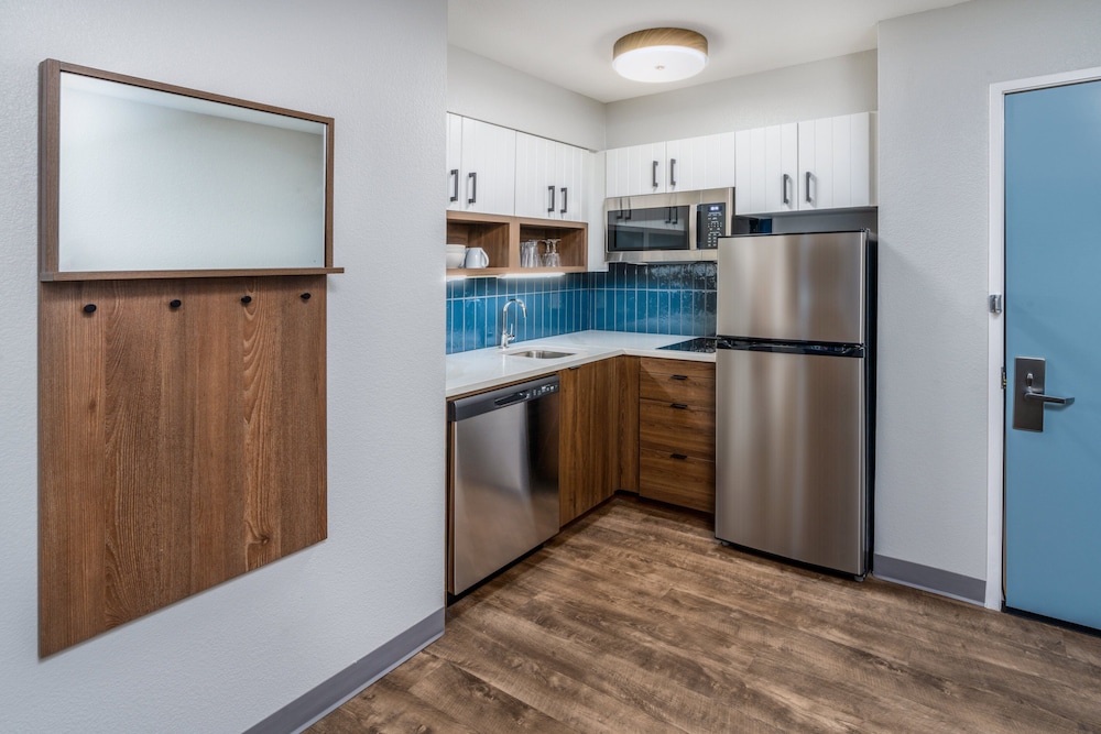 Staybridge Suites Denver Cherry Creek by IHG - photo 25