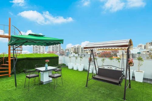 Penthouse With Jacuzzi Garden & Extra Room Pets OK — 4-Star Luxury Hotel in Gurgaon, India