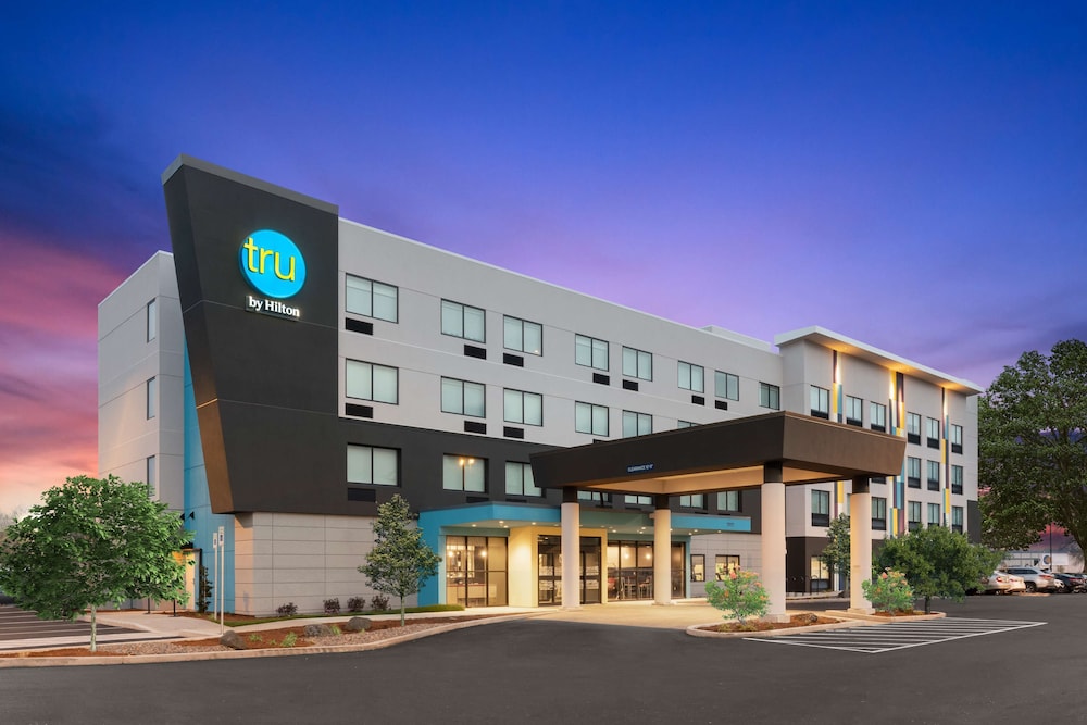 Tru by Hilton Portland Airport - featured photo