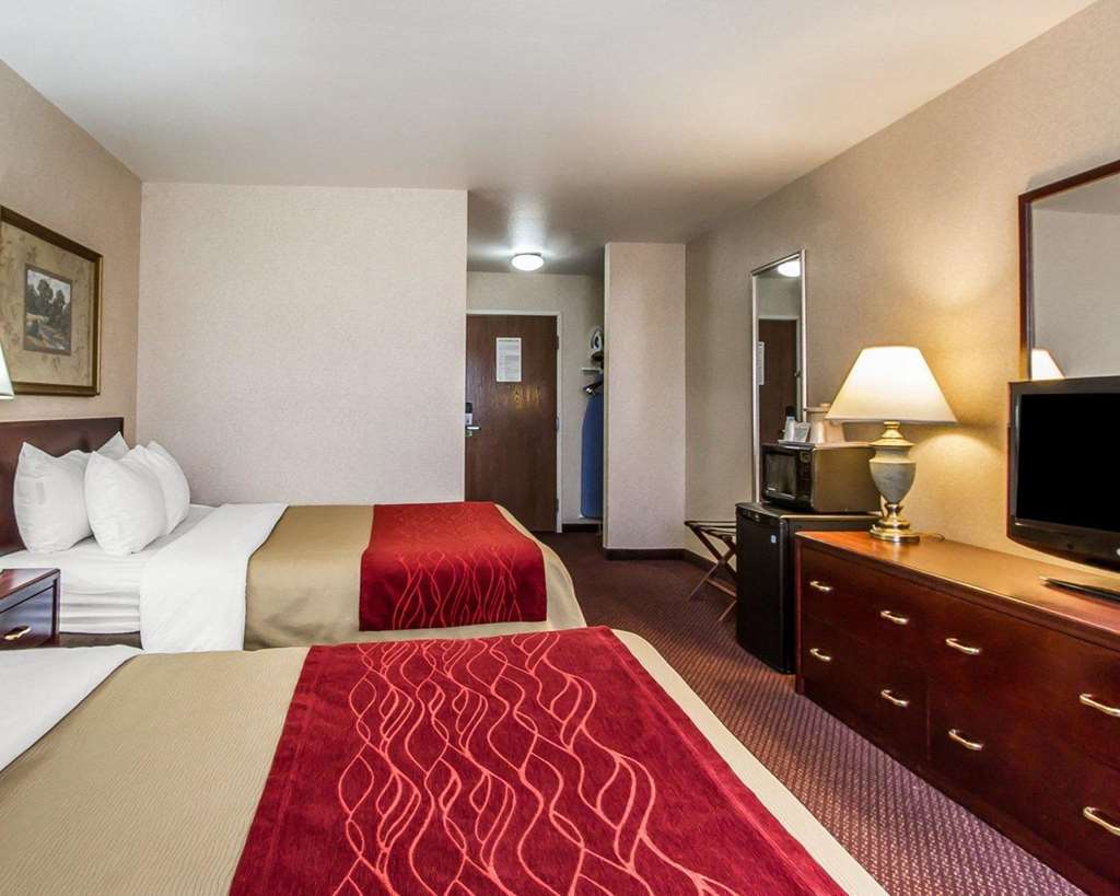 Quality Inn & Suites Fort Madison near Hwy 61 - photo 10