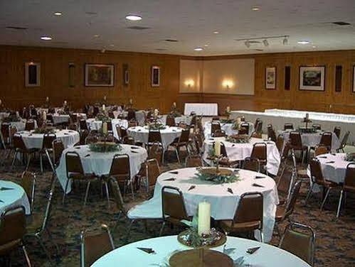 Parkside Hotel & Convention Center - photo 11